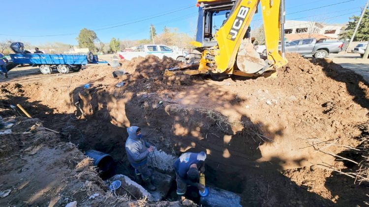 Continúan las tareas de reparación del acueducto Cámara 35 – La Punta