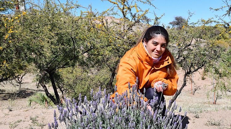 Historias de Inclusión Social: Carina, parquizadora de Terrazas del Portezuelo