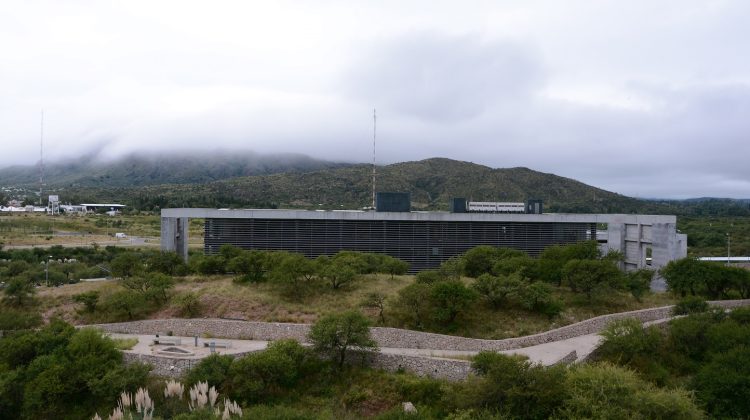 El frío seguirá hasta el miércoles, aunque menos ventoso y con posibles lloviznas