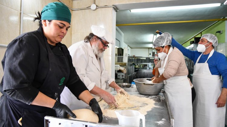 Más de 20 productores de Góndola San Luis se capacitaron en Panificación Artesanal