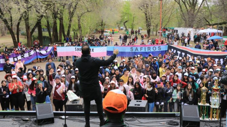 Con un  gran festival en el Balneario Municipal, La Toma celebró el Día del Estudiante