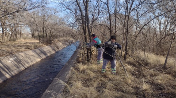 San Luis Agua realiza limpiezas preventivas en el Canal Paso de las Carretas
