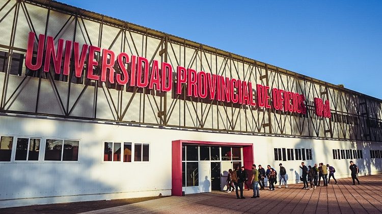 UPrO festeja el dia del estudiante con premios para todos sus alumnos