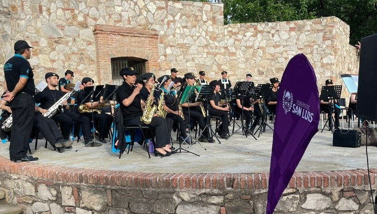 La Banda Infanto Juvenil “Januario Luna” se presentó en el Monumento al Pueblo Puntano de la Independencia