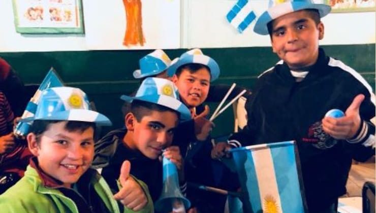 Los estudiantes podrán elegir ver a la Selección Argentina en la escuela o en la casa