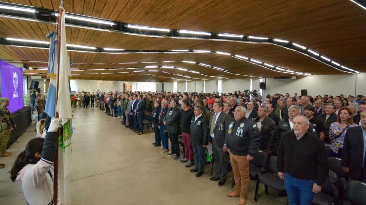 En un emotivo acto, homenajearon a más de 140 veteranos y veteranas de Malvinas