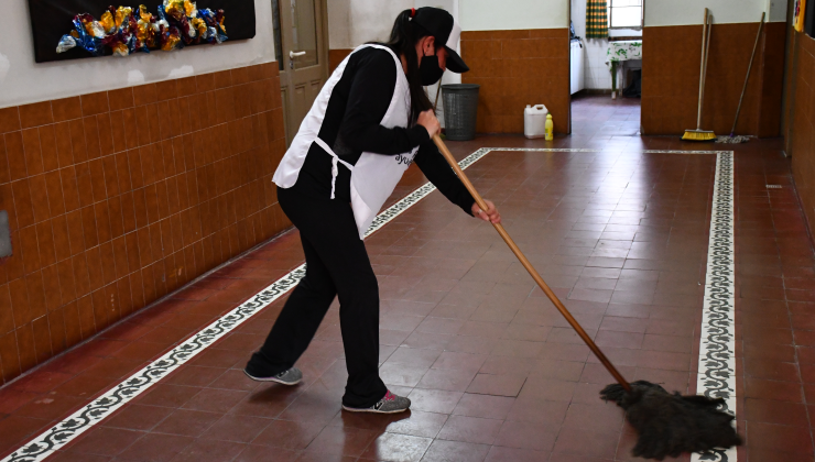 Comenzó el operativo de limpieza en las escuelas