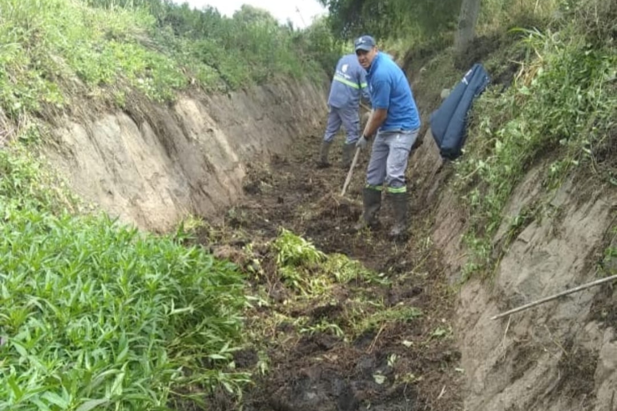 San Luis Agua realizó la limpieza del Canal Matriz de Luján
