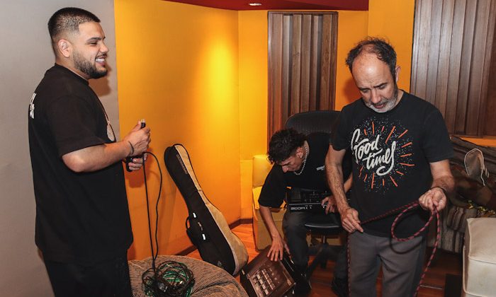 Sael visitó los estudios de la Casa de la Música