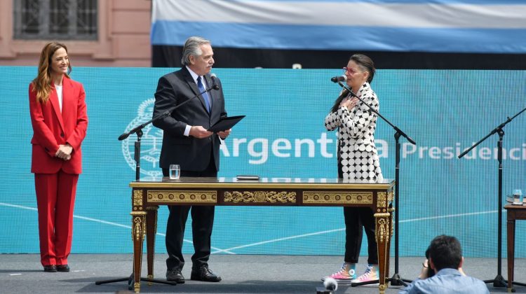 Ayelén Mazzina asumió como ministra de las Mujeres, Géneros y Diversidad de la Nación