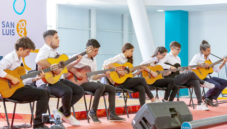 El Septeto de Guitarras Cuyanas de la ULP busca debutar en Cosquín 2023