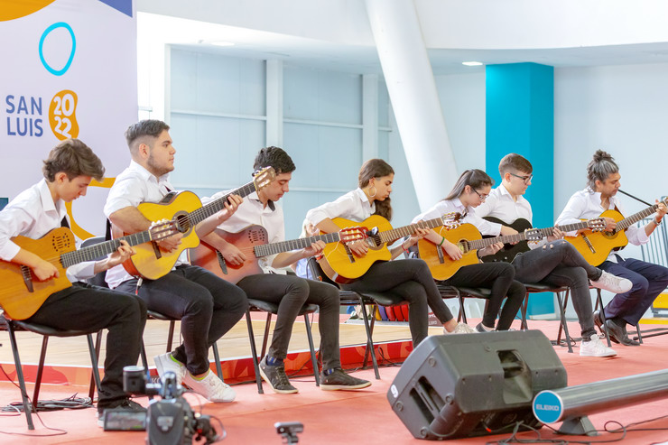 El Septeto de Guitarras Cuyanas de la ULP busca debutar en Cosquín 2023