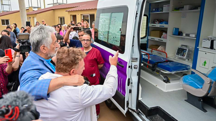 El gobernador entregó una ambulancia en Buena Esperanza