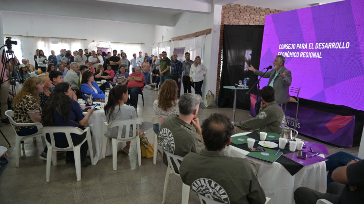 El gobernador cerró su recorrida por Belgrano dialogando con vecinos para el desarrollo económico y productivo del departamento