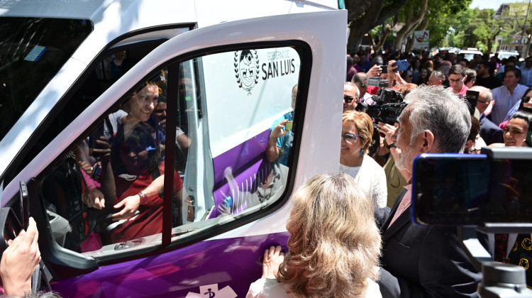 Una nueva ambulancia para el Policlínico Regional “Juan Domingo Perón”