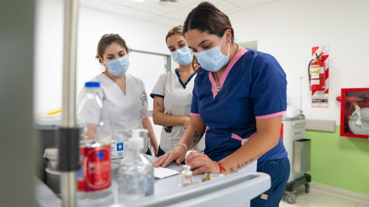 Alumnos de Enfermería de la UNSL comenzaron las prácticas de pregrado en el Hospital Central “Dr. Ramón Carrillo”