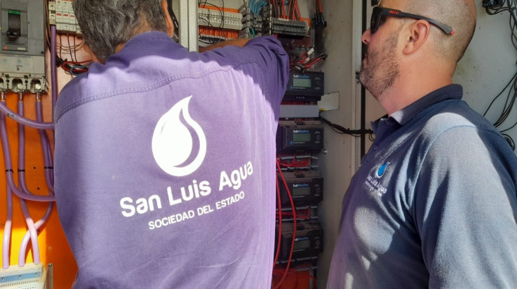 Por un desperfecto eléctrico, el servicio de agua cruda a una zona de la Villa de Merlo se encuentra limitado