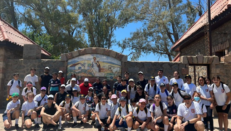 Intercolegiales Culturales junto a estudiantes recorrieron en bicicleta lugares históricos de Quines