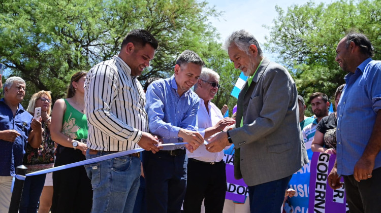 El gobernador inauguró la nueva perforación y puesta en valor de la planta tratamiento de Los Cajones