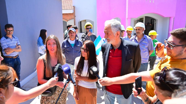 Alberto Rodríguez Saá visitó la futura Comisaría de la Mujer