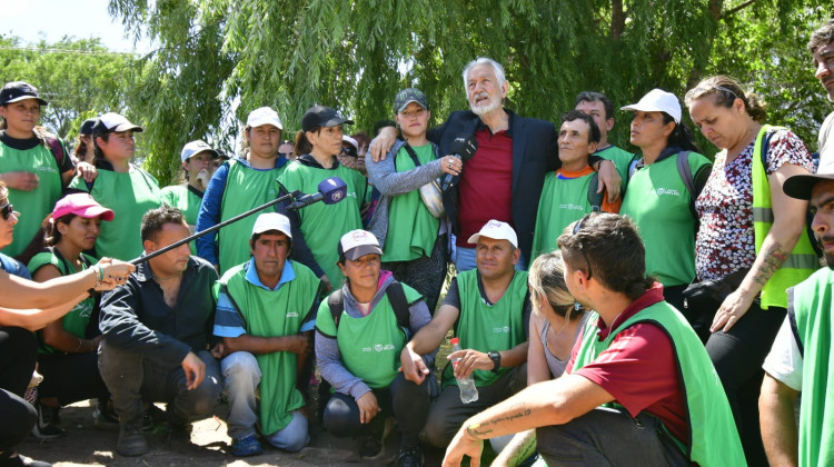 En el Parque Costanera San Luis, el gobernador inició un nuevo día de actividades