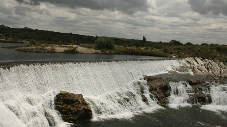 Las lluvias frenaron el calor y aliviaron tanto ríos como diques