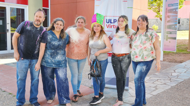 Los primeros 12 enfermeros universitarios rindieron su examen final