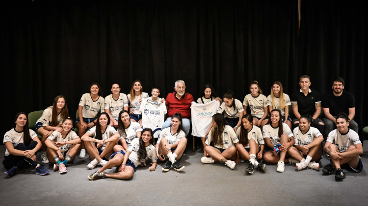 El gobernador recibió a las campeonas del San Luis FC