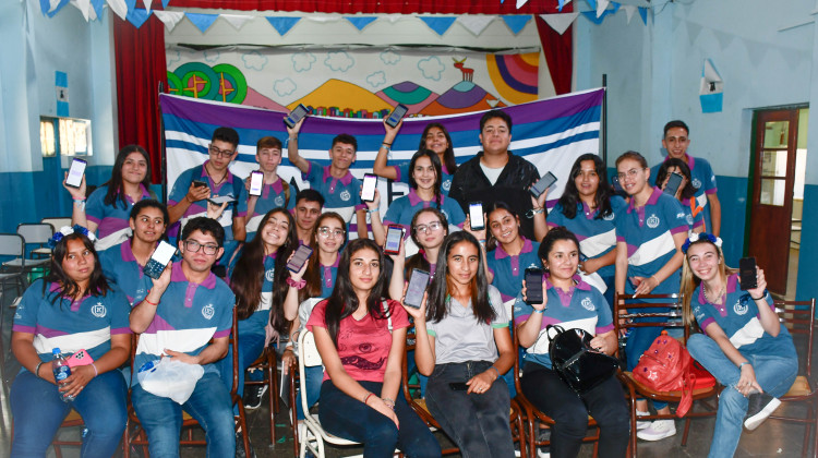 Alumnos de San Martín celebraron la acreditación de los activos digitales 