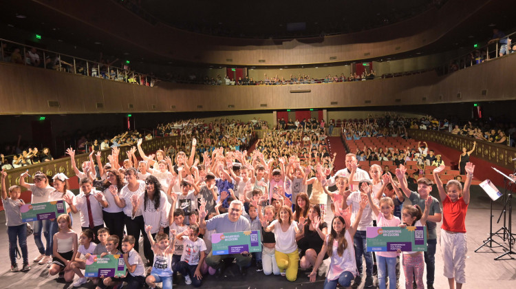 El Cine Teatro San Luis deslumbró a las comunidades educativas en la gala de Intercolegiales Culturales