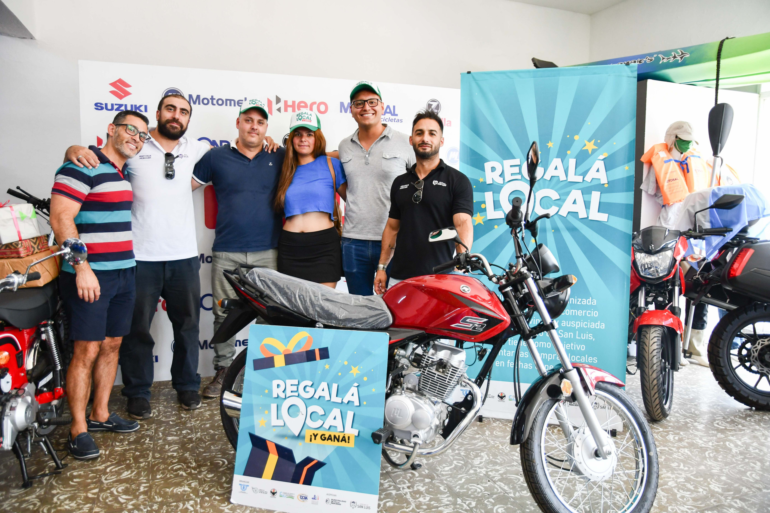 “Regalá Local” entregó la moto al ganador de la edición Día de la Madre