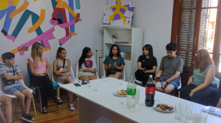 Integrantes de centros de estudiantes visitaron la Casa de los Derechos Humanos