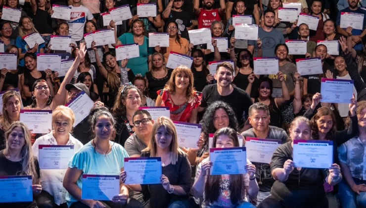 Integrantes del Sistema “Sueños del Arte” recibieron sus certificados de capacitación en el Puente Blanco