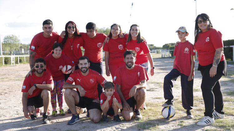 Un sábado especial a todo fútbol en la Escuela de Equinoterapia