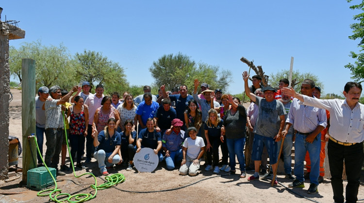 Más sueños cumplidos: 19 familias de El Jarillal y Bajada Grande ya tienen acceso al agua