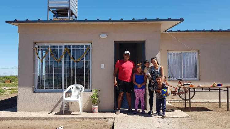 Año nuevo, casa nueva para 14 familias de Cortaderas