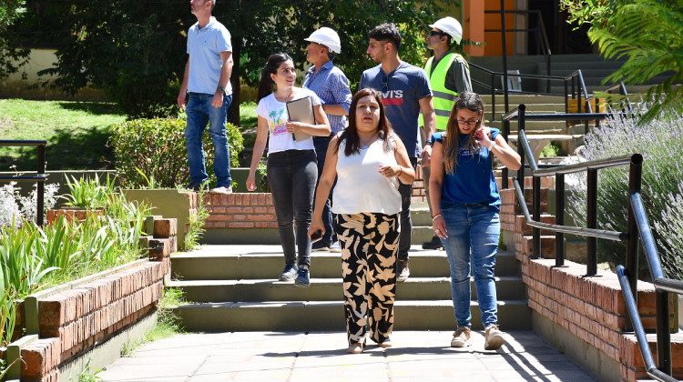 Puesta en valor de la centenaria escuela de Rincón del Este: “Toda la comunidad educativa está feliz con esta obra”