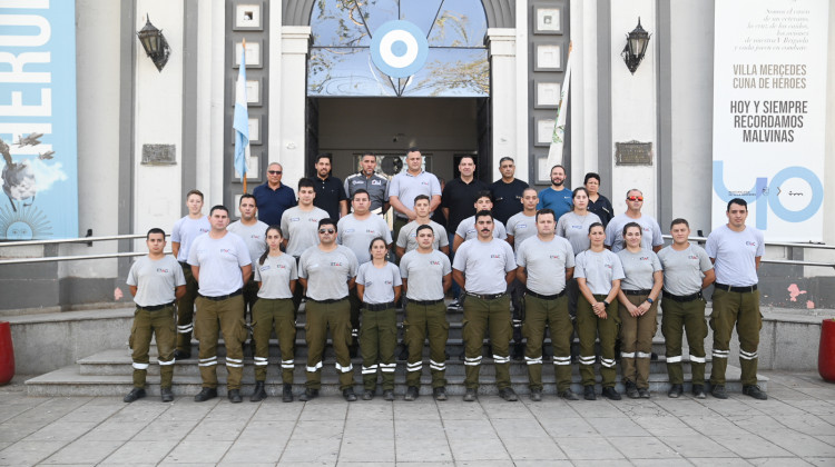 Brigadistas de Córdoba se sumaron para colaborar en la reparación de viviendas y edificios públicos