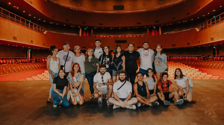 La Escuela de Teatro del Molino Fénix visitó el Cine Teatro San Luis