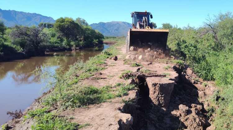San Luis Agua trabaja en la rectificación del Arroyo El Palmar