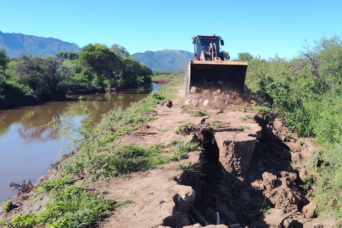 San Luis Agua trabaja en la rectificación del Arroyo El Palmar