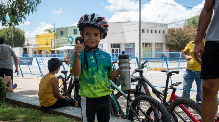 Vuelta del Porvenir: La Toma vibró con la segunda etapa junto a los mejores de Sudamérica 