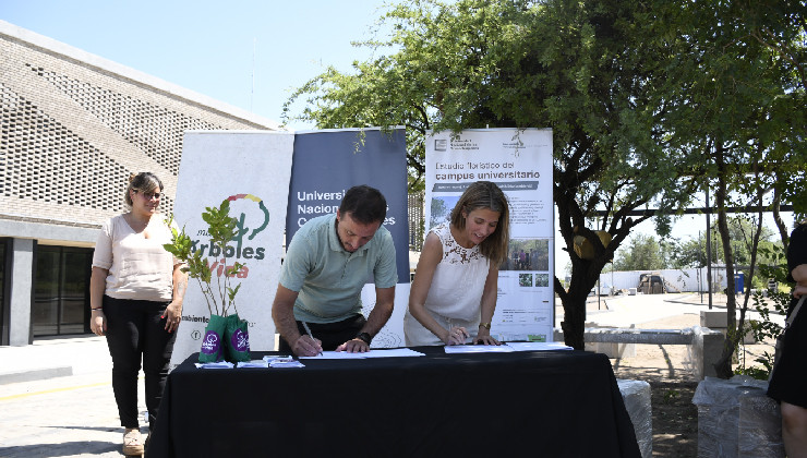 Más árboles, más vida: la Universidad de los Comechingones se sumó al Plan Forestal