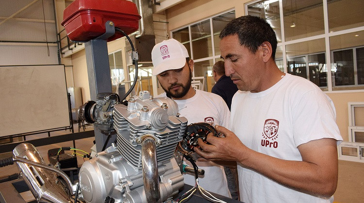 Más empresas de Villa Mercedes incorporan egresados UPrO