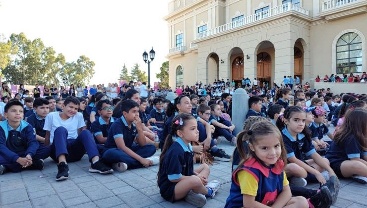 Con propuestas imperdibles, ya se disfruta el segundo día de la Feria del Libro