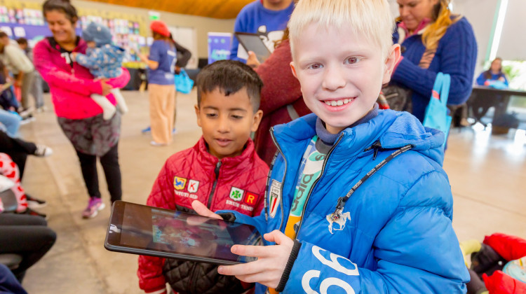 Más estudiantes volverán a clases este jueves con sus tablets