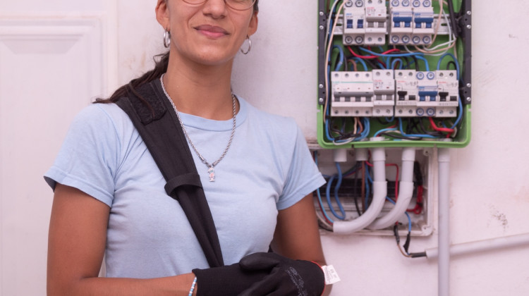 Gabriela Agüero, electricista: “Muchas de mis clientas dicen sentirse orgullosas de lo que hago”