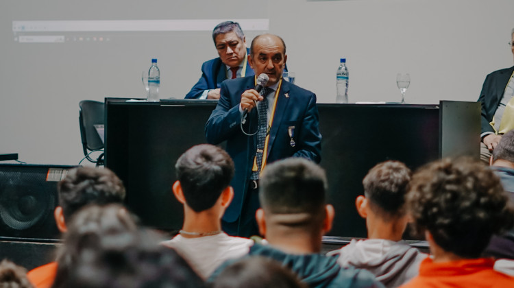 Veteranos de Malvinas brindaron una charla a los alumnos de la Escuela Generativa “Félix Máximo María”