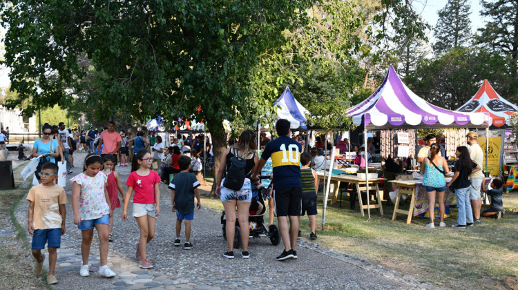 La Feria fue nuevamente punto de encuentro para productores, artesanos y familias