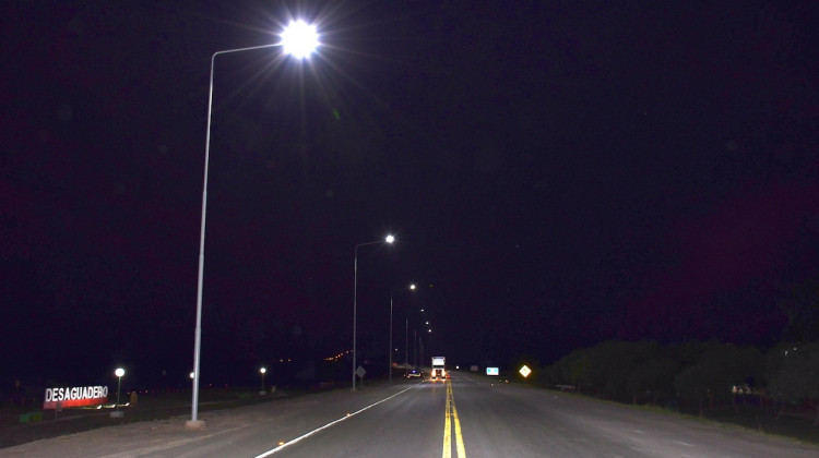 Inauguraron iluminación LED en Desaguadero